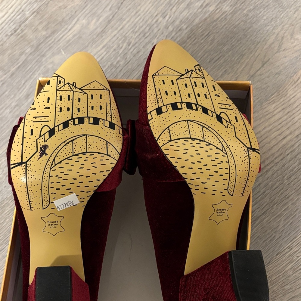 Bella Vita Gala 2 Women's red velour damask heels - Picture 5 of 8